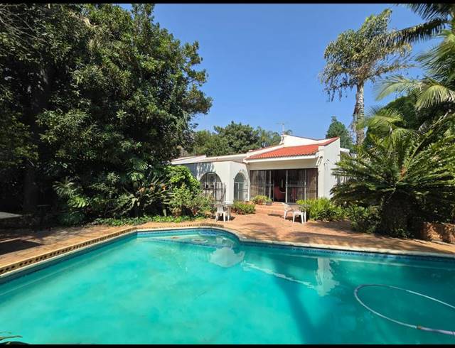 9 BEDROOM HOUSE FOR SALE IN MUCKLENEUK